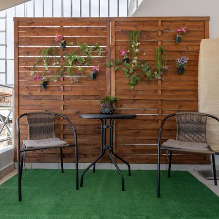 Penthouse Daphne Apartment